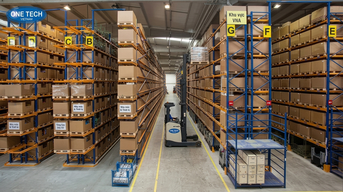Hệ thống Kệ Narrow Aisle An Giang với lối đi hẹp cho xe nâng chuyên dụng